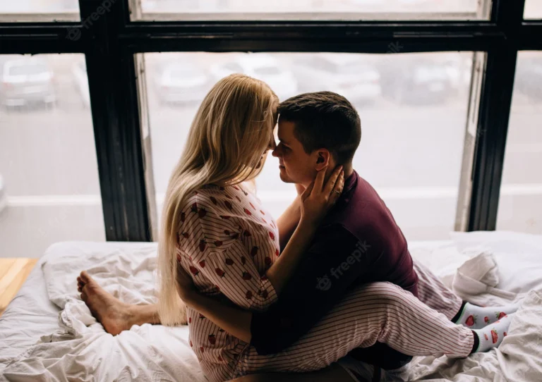 يمكنك التعرف على الحب من خلال مشاهدة أفلام xnxx الإباحية مع الجنس